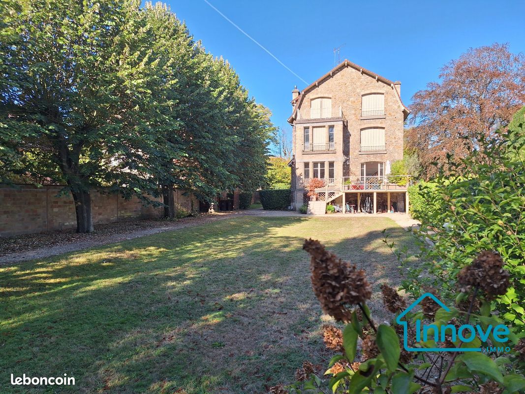 Appartement 8 pièces 167 m² · à Versailles · 167 m² · 1 390 000 €