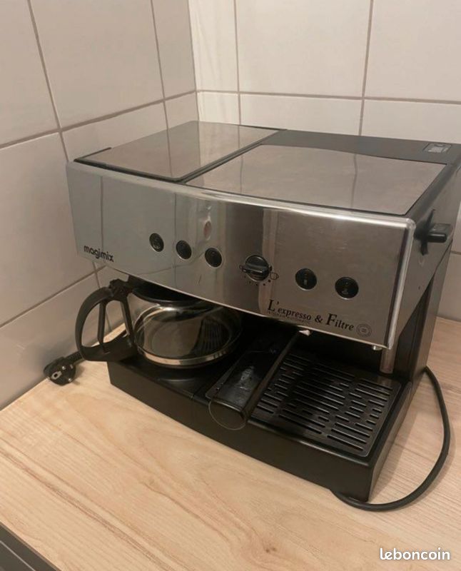 Machine à café avec Percolateur Magimix (image 1)