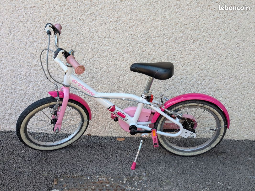 Vélo Enfant Btwin 500 DOCTOGIRL 16 Pouces – 4-6 Ans, Blanc, état Excellent