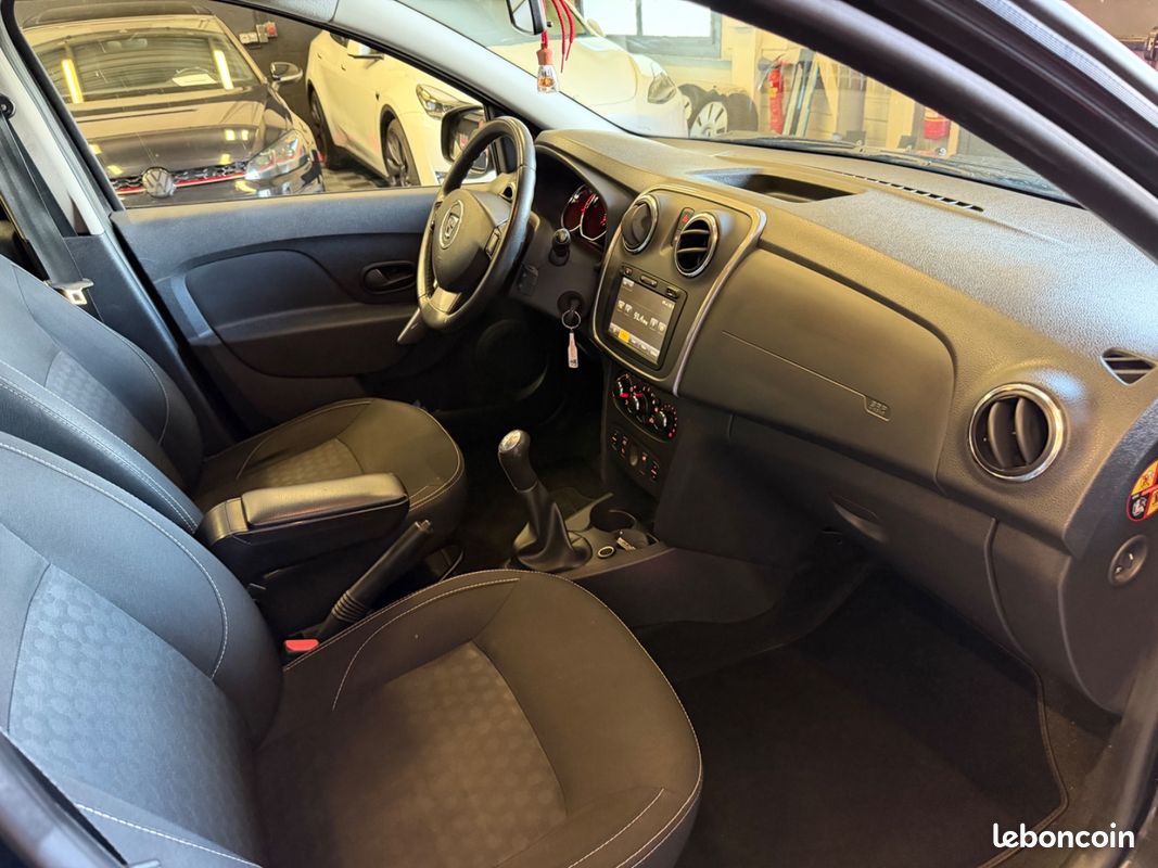DACIA LOGAN MCV TCe 90 Ambiance / Ecran / Régulateur et limiteur de vitesse / Distribution / (image 25)