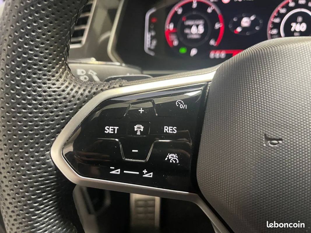VOLKSWAGEN Tiguan 2.0 TDI 150ch R-Line - 2022 - CarPlay - Virtual cockpit - Led d'ambiance - Boîte auto (image 36)