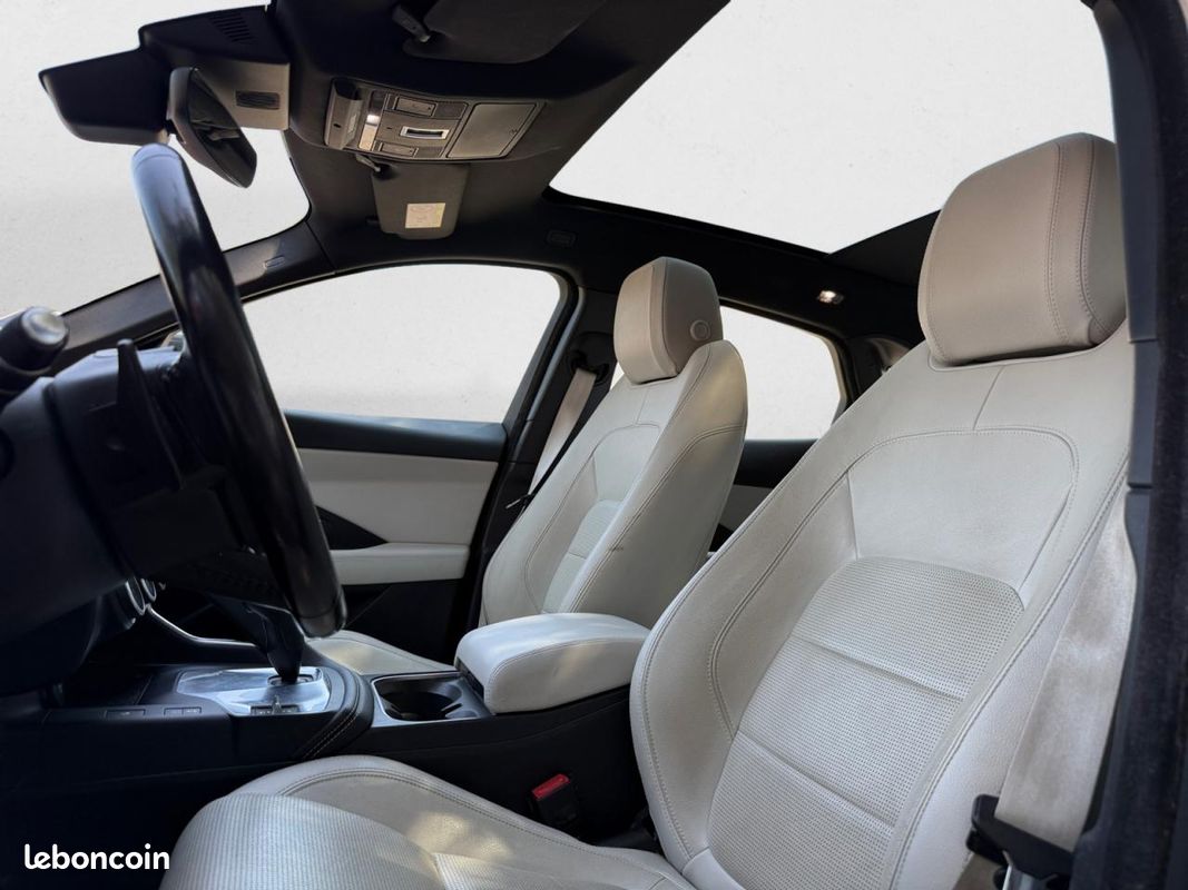 JAGUAR E-PACE D180 - AWD - BVA R-Dynamic PHASE 1 (image 9)