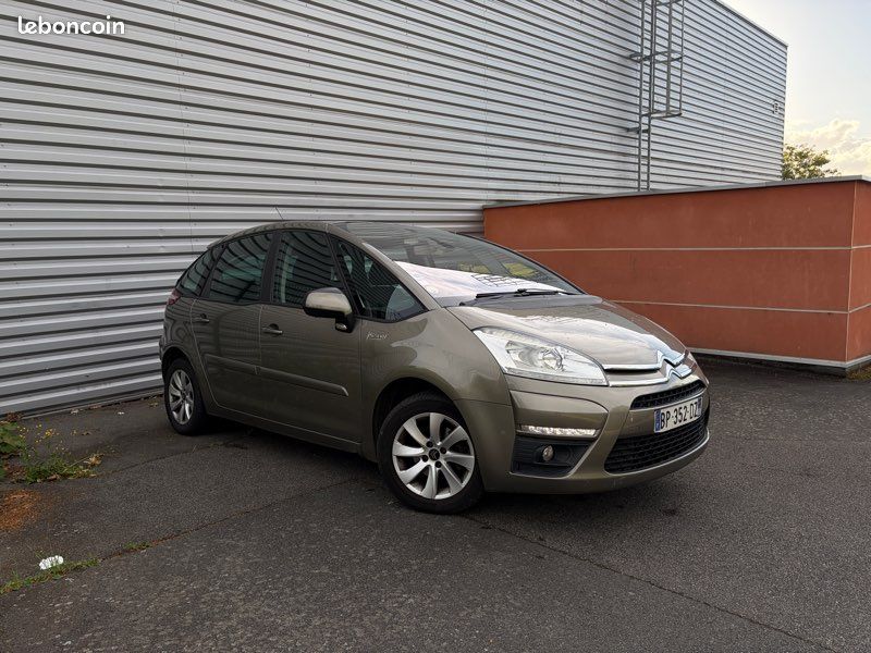 CITROËN C4 PICASSO 1.6 HDI 112cv Phase 2 Finition Exclusive / Attelage (image 1)
