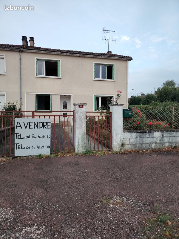 Maison 6 pièces 92 m² · à Terres-de-Haute-Charente · 92 m² · 78 000 €