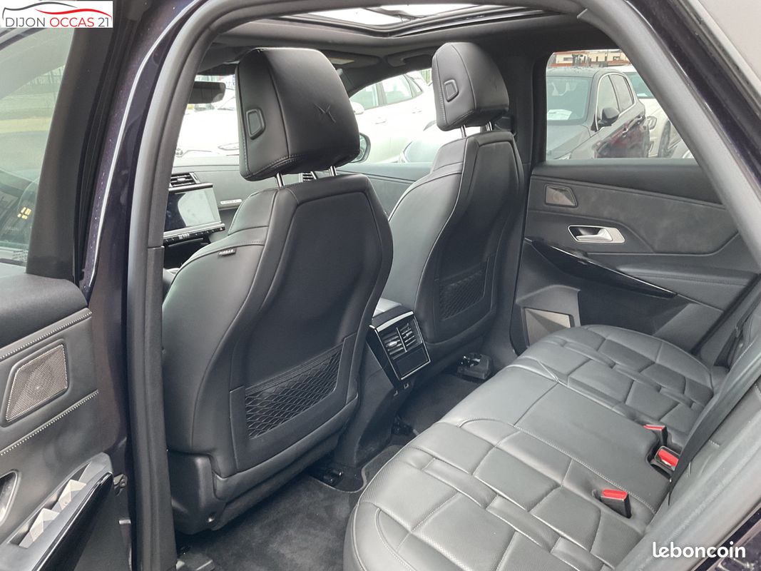 DS DS7 CROSSBACK BlueHDi 180 EAT8 Louvre (image 16)
