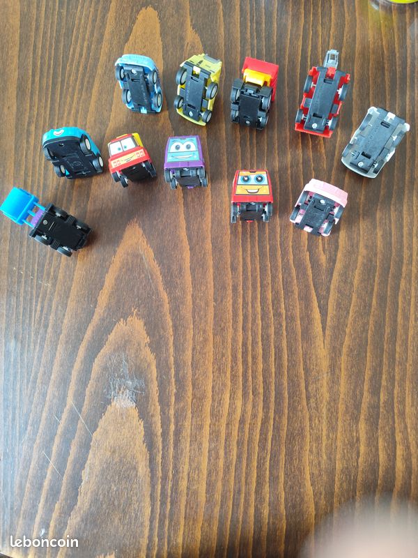 Lot de 11 véhicules à friction TBE (image 2)