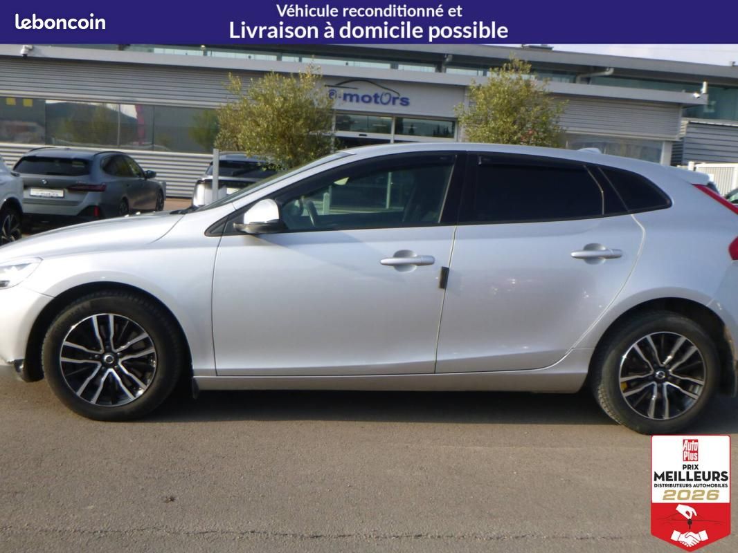 Volvo V40 D2 120 Geartronic 6 - Momentum (image 8)