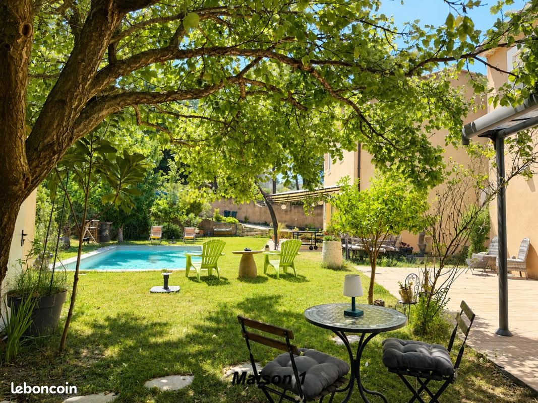 Maison 10 pièces 270 m² · à Sauveterre · 270 m² · 870 000 €