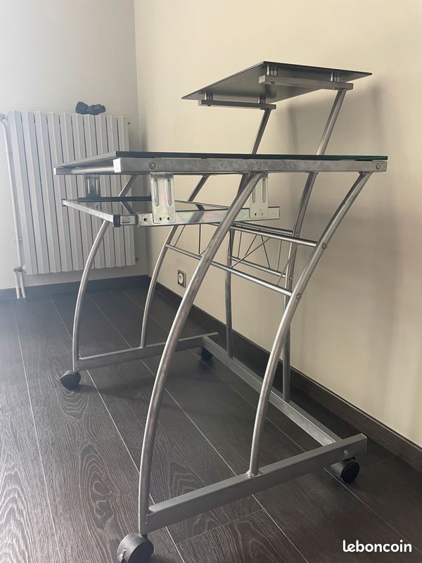 Bureau (image 2)