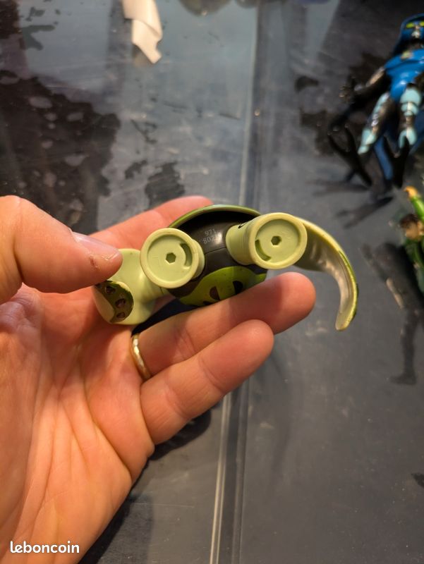 Figurine articulée Bandai America Ben 10 Ultimate Alien Terraspin (image 4)