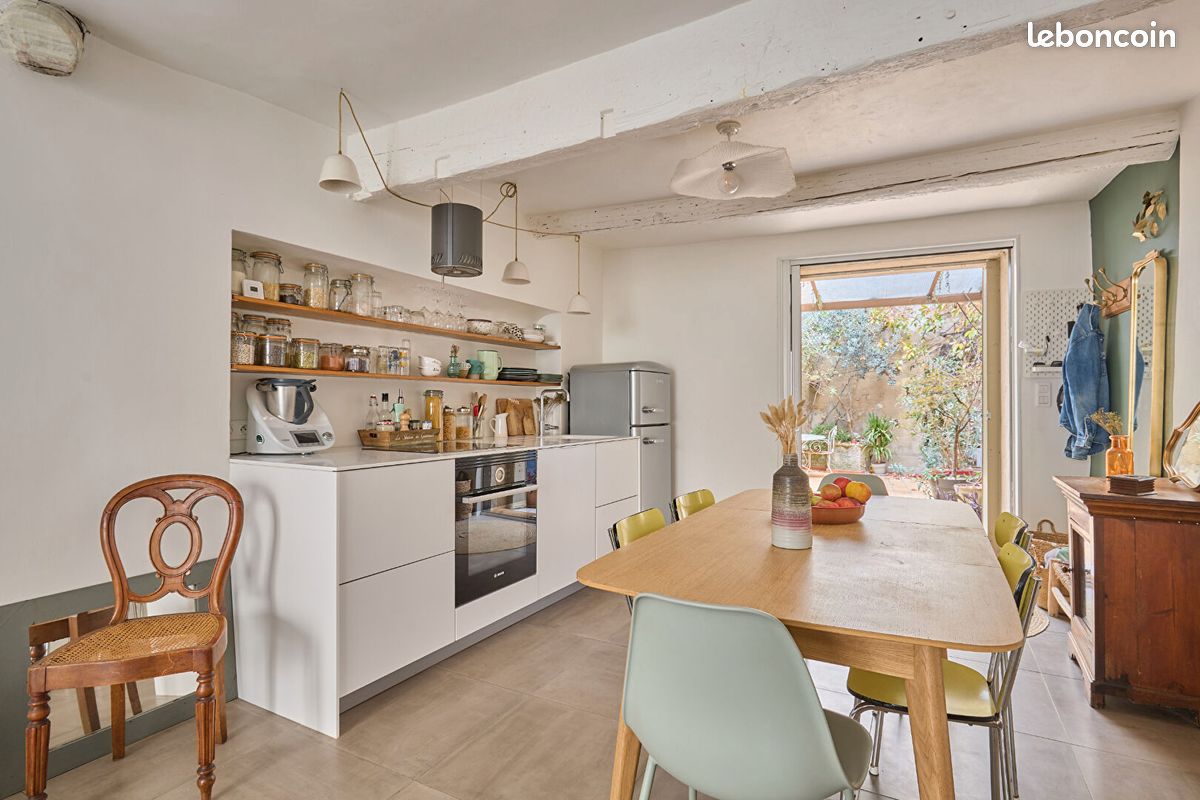 Maison 5 pièces 101 m² · à Cucuron · 101 m² · 347 000 €