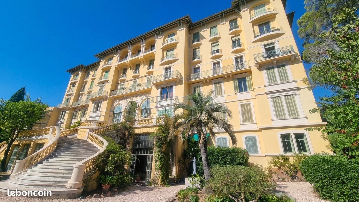 Appartement 4 pièces 187 m² · à Fréjus · 187 m² · 735 000 €