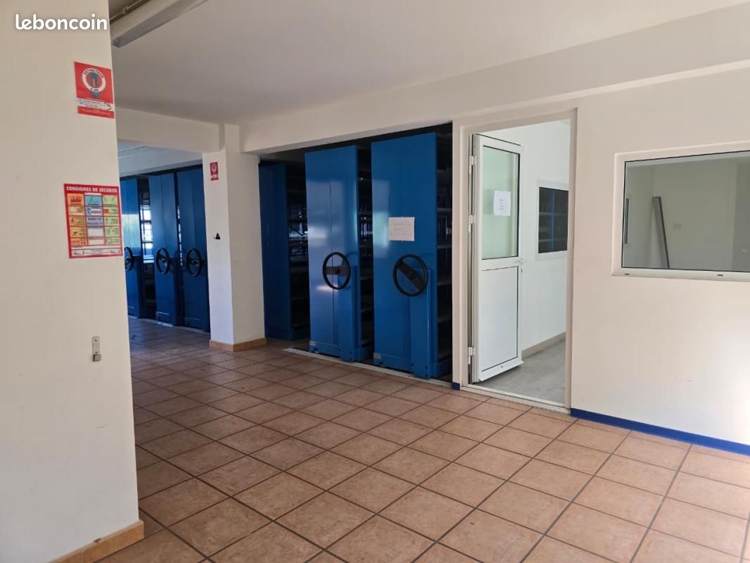 Immeuble 878 m² · à Saint-Pierre · 878 m² · 17 000 €