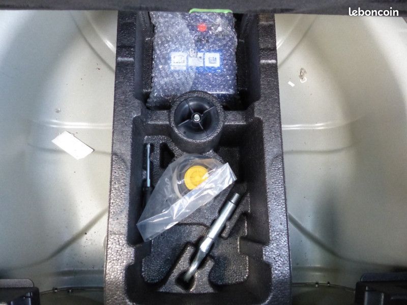 Opel CORSA 1.4 75CH ENJOY 5P (image 10)