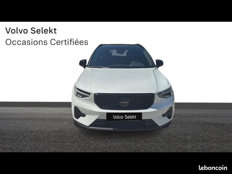 Volvo XC40 B3 163ch Black Edition DCT 7 (image 4)