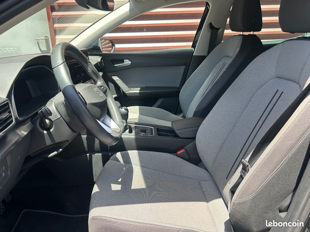 SEAT LEON 1.0 TSI 110 ch /7900 Km/Carplay/Garantie 12 mois/Entretien complet/ (image 7)