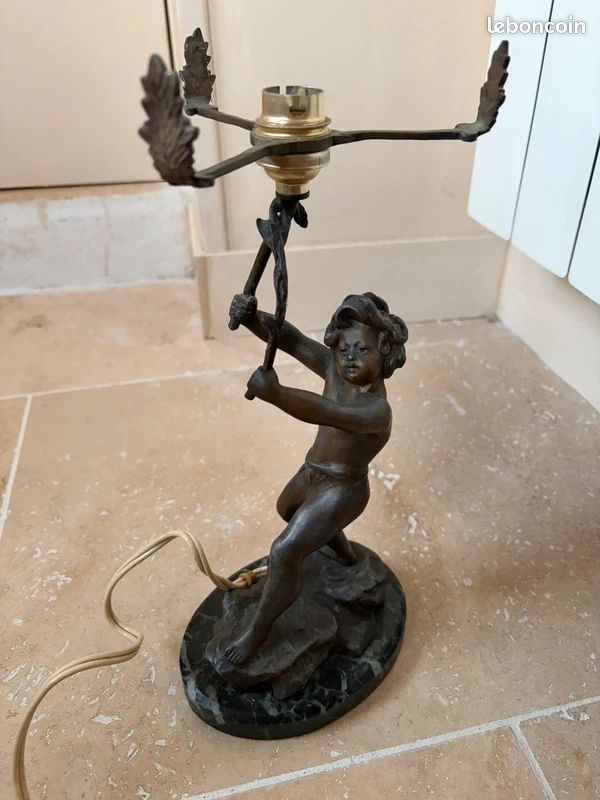 Pied De Lampe En Régule Avec Chérubin - Électrifié - Ampoule E14 - Occasion