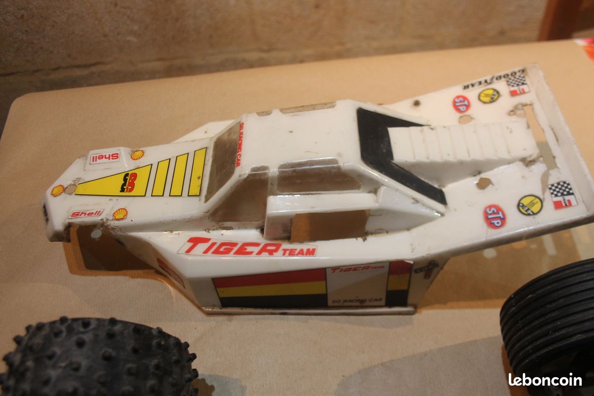 Voiture Thermique RC Vintage, échelle 1/8, Modèle F1, Pour Pièces (ne Fonctionne Pas)