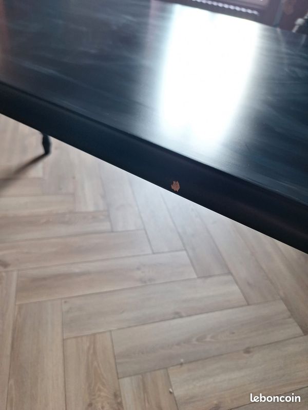 Table (image 5)