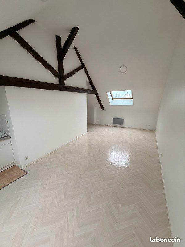 Appartement 1 pièce 27 m² · à Châtellerault · 27 m² · 360 €/mois