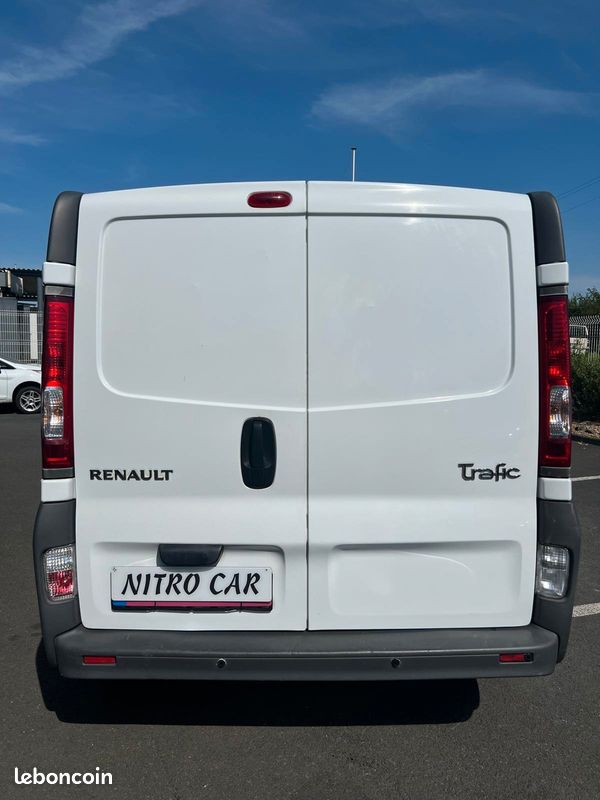 RENAULT Trafic 2.0 Dci 115 Ch L1H1 / Garantie 12 mois (image 7)