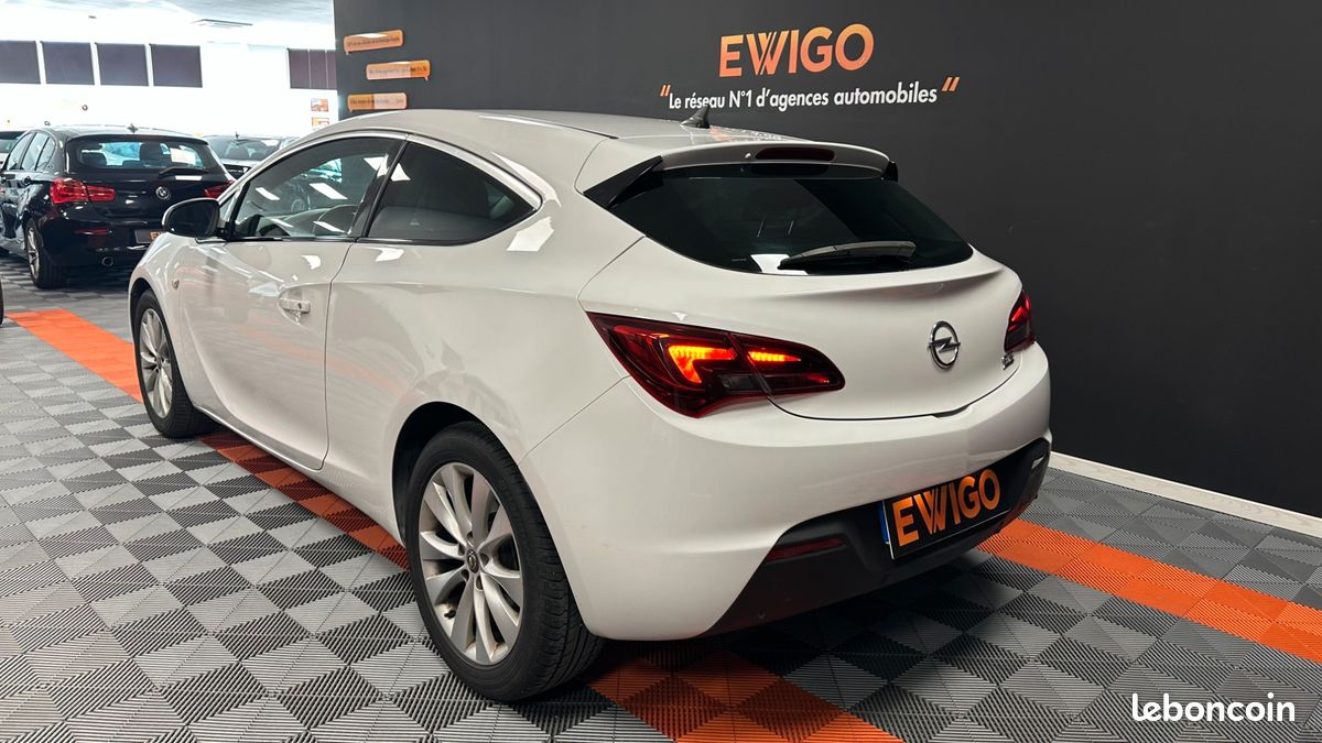 OPEL ASTRA GTC 1.7 CDTI 130ch FAP START/STOP SPORT (image 20)