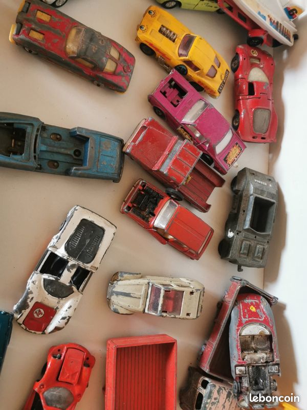 Lot 12 Miniatures Voitures Anciennes – Dinky, Tonka, Solido, Majorette