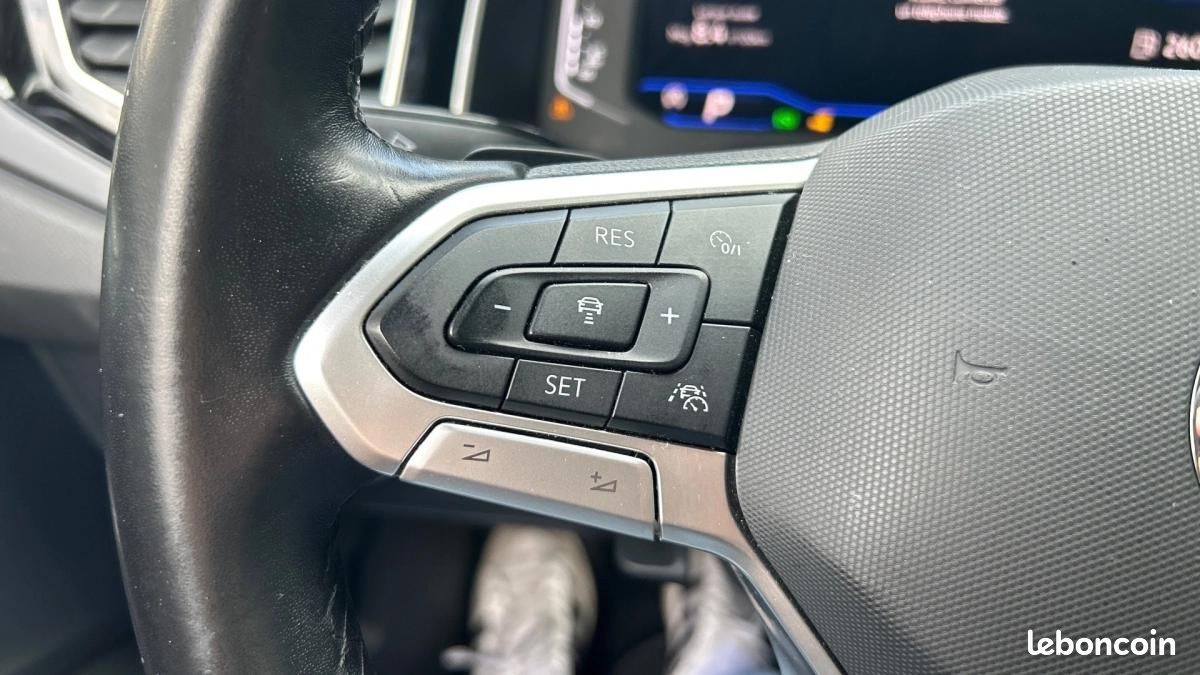 Volkswagen Taigo 1.0 TSI 110 DSG-7 R-Line / Digital Cockpit et caméra de recul (image 17)