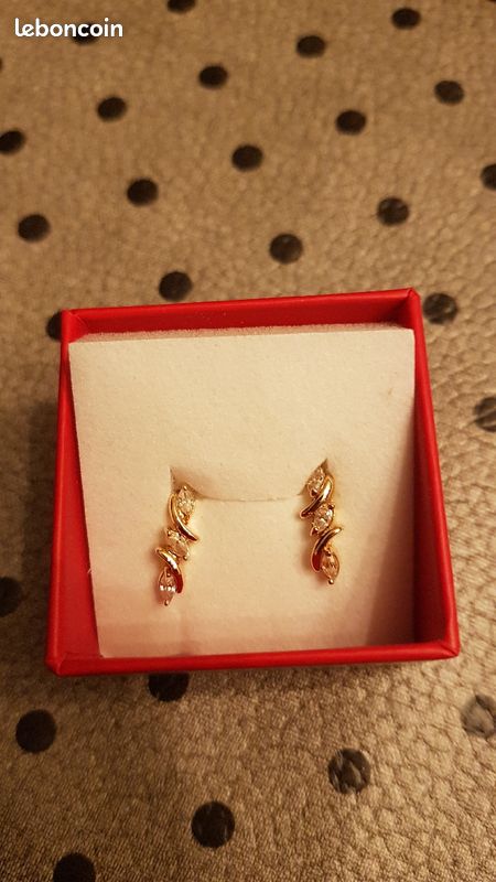 Boucles d'oreille femme (image 1)