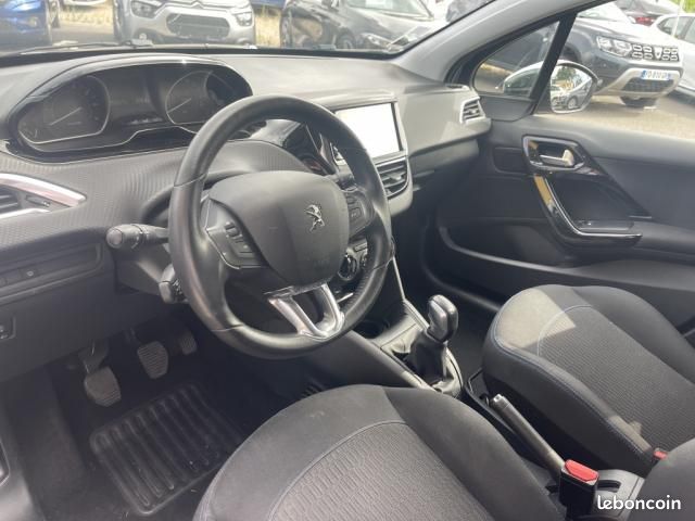 Peugeot 208 1.2 PureTech 82ch BVM5 Style (image 13)