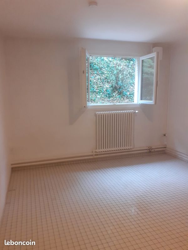 Appartement 1 pièce 15 m² · à Évreux · 15 m² · 330 €/mois