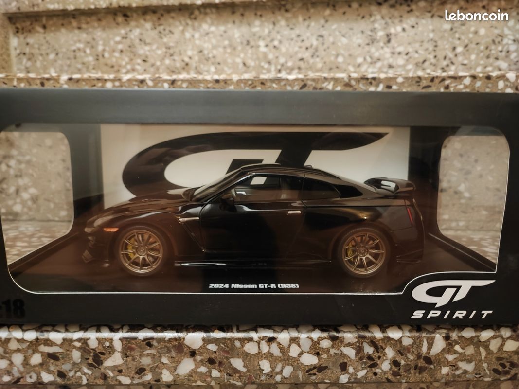 Nissan Skyline R35 gtr 1/18 gt spirit (image 1)