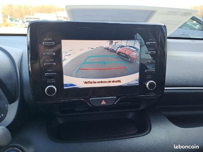 Toyota Yaris 116h Dynamic Business 5p + Programme Beyond Zero Academy MY22 (image 23)