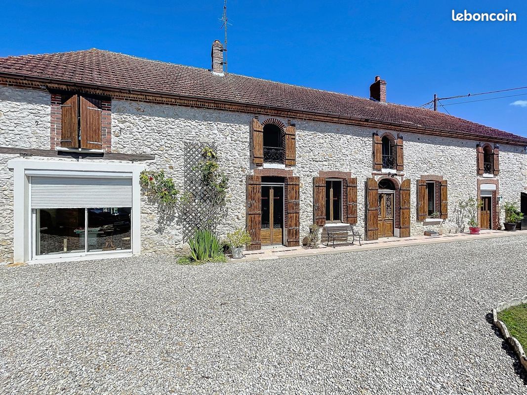 Maison 9 pièces 314 m² · à Bray-sur-Seine · 314 m² · 465 000 €