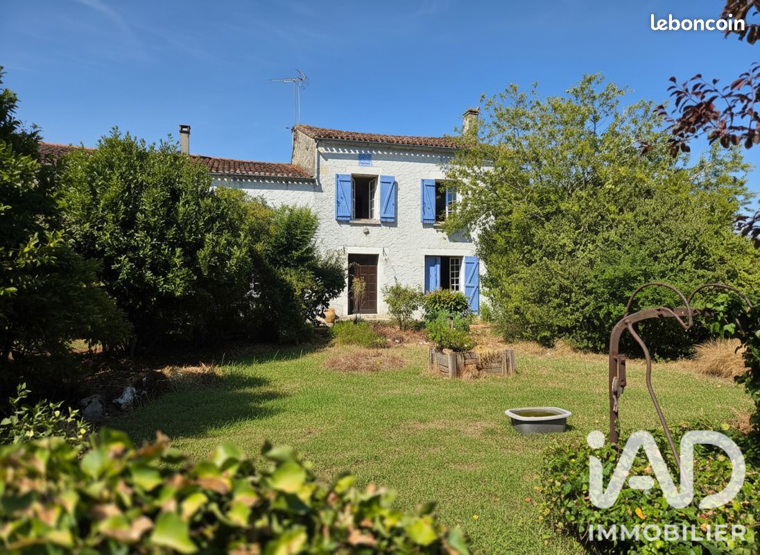 Maison 6 pièces 119 m² · à Luxé · 119 m² · 82 000 €
