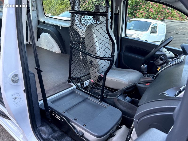 Renault KANGOO II EXPRESS MAXI 1.5 BLUE DCI 95CH GRAND VOLUME CONFORT - ATTELAGE (image 16)