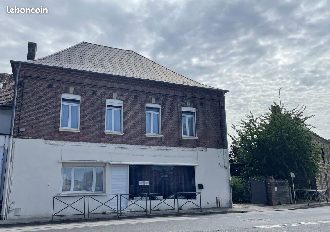 Maison 6 pièces 180 m² · à Saint-Léger-lès-Domart · 180 m² · 248 500 €