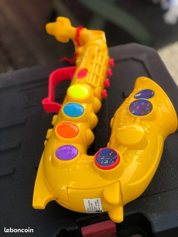 Saxophone jouet (image 2)