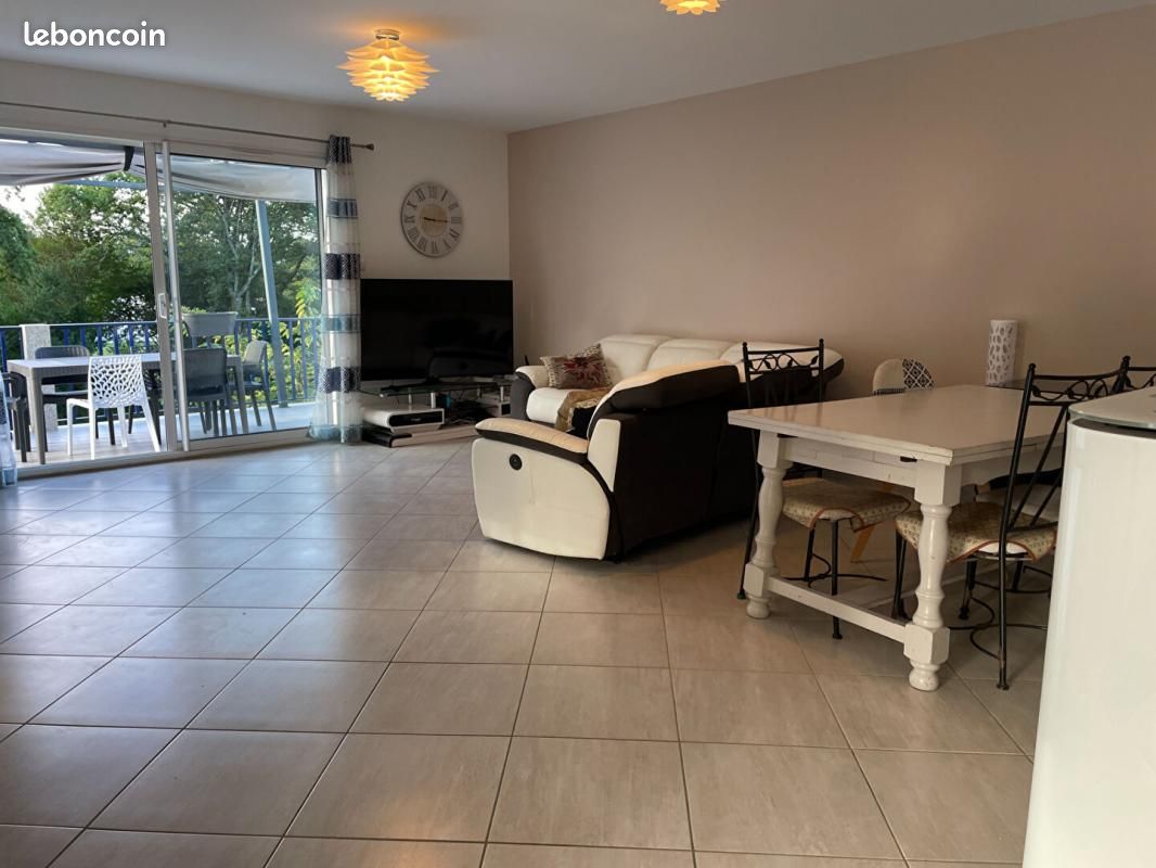 Maison 9 pièces 167 m² - Urcuit 64990 (image principale 4)