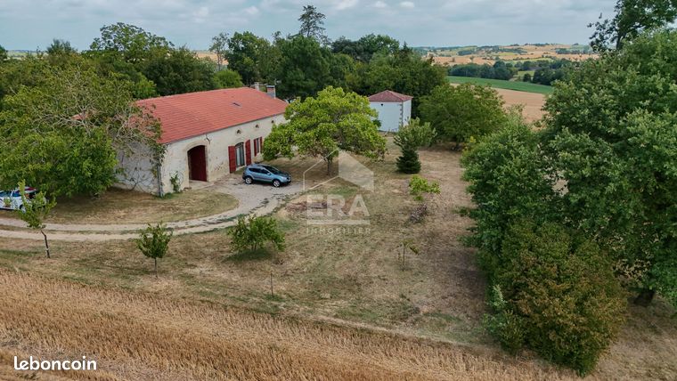 Propriété 6 pièces 218 m²