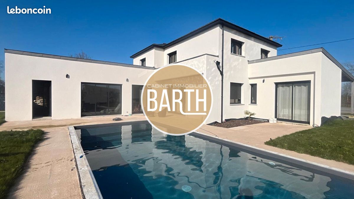 Maison 10 pièces 260 m² · à Bourgbarré · 260 m² · 609 990 €