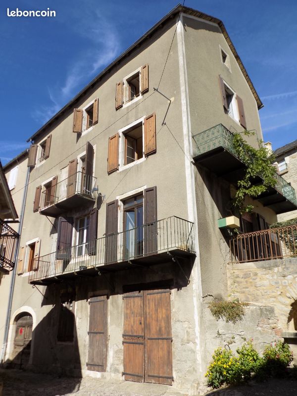 Maison 8 pièces 173 m² · à Sévérac d'Aveyron · 173 m² · 95 000 €