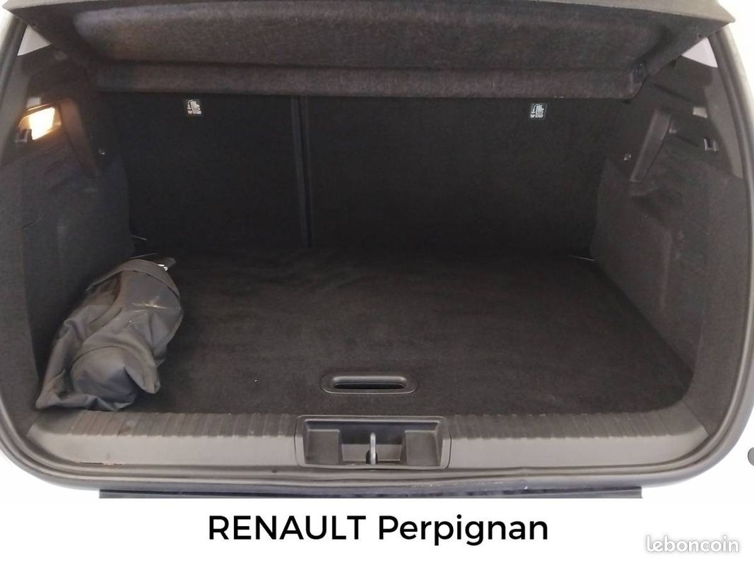 RENAULT Captur E-Tech 145 - 21 Intens (image 25)