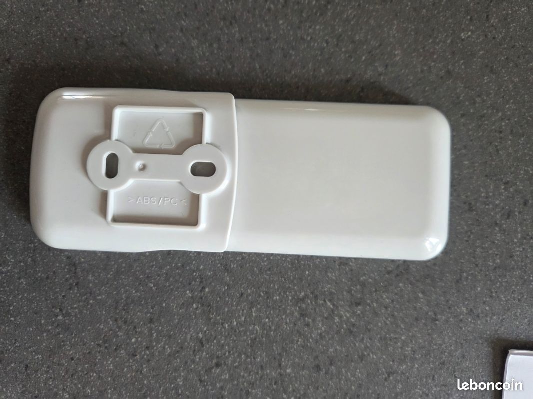 Telecommande manuelle blanche 5 caneauxn (image 4)