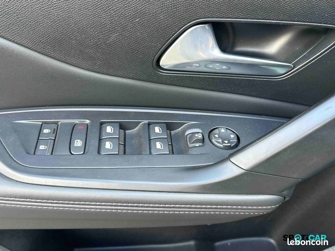 PEUGEOT 308 SW PureTech 130ch S&S BVM6 Allure Pack (image 23)