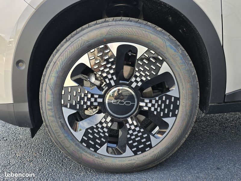 Fiat 600 HYBRID 145CH LA PRIMA EDCT6 (image 28)