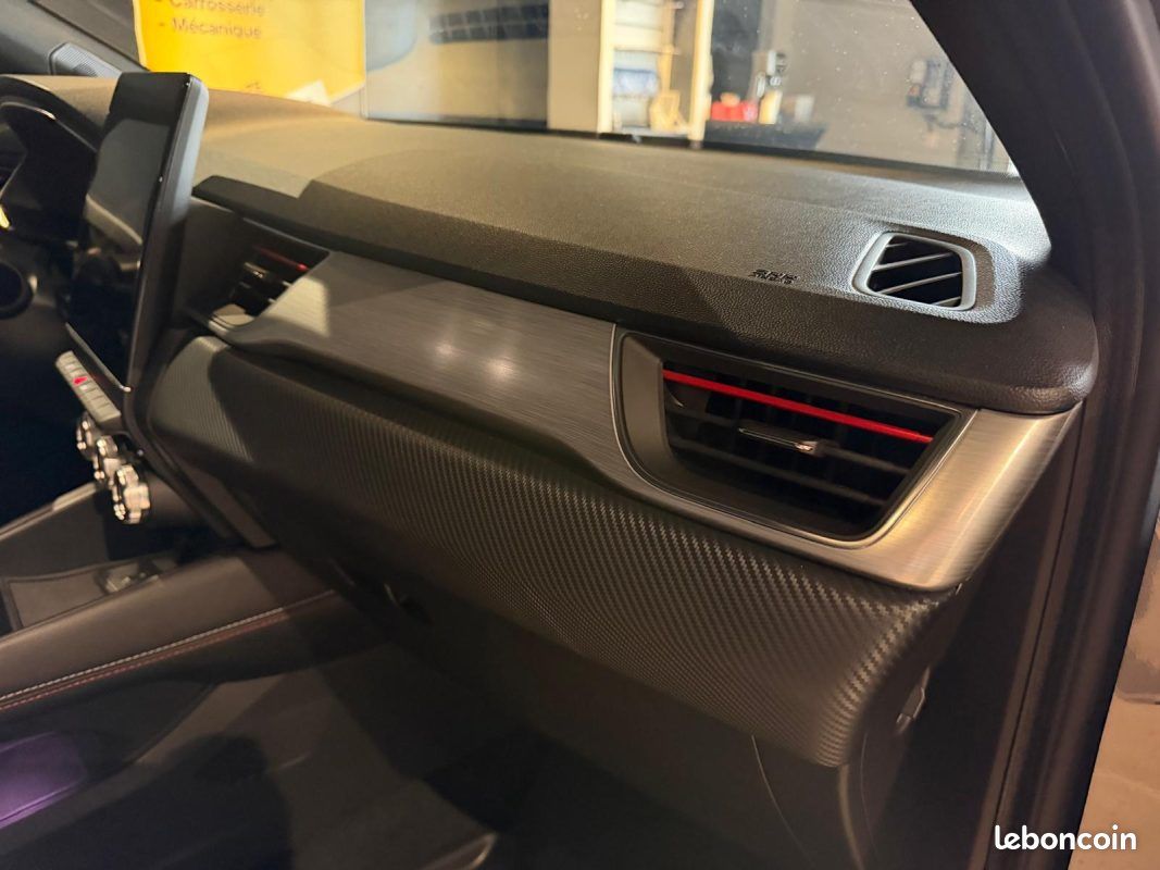 Renault captur rs line mild hybrid 160 edc / bose (image 21)