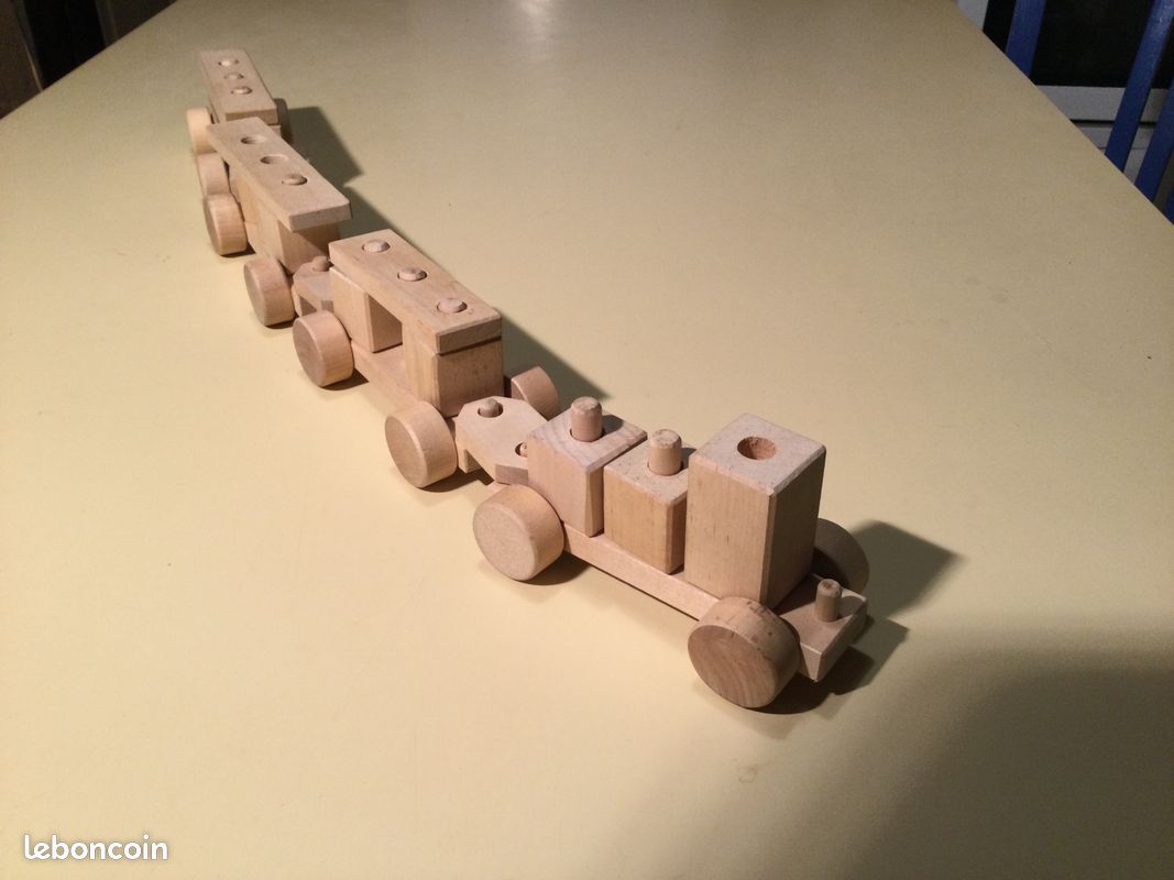 Locomotive + wagons en bois - train (image 1)