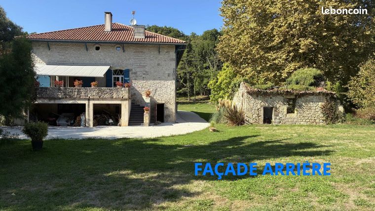 Propriété 8 pièces 343 m²