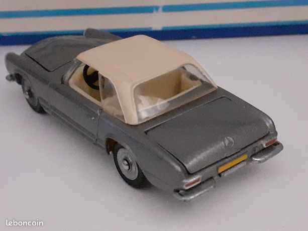 Mini-Dinky No. 18 Mercedes-Benz 230SL presque neuves dans